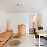 2 Apartamento *